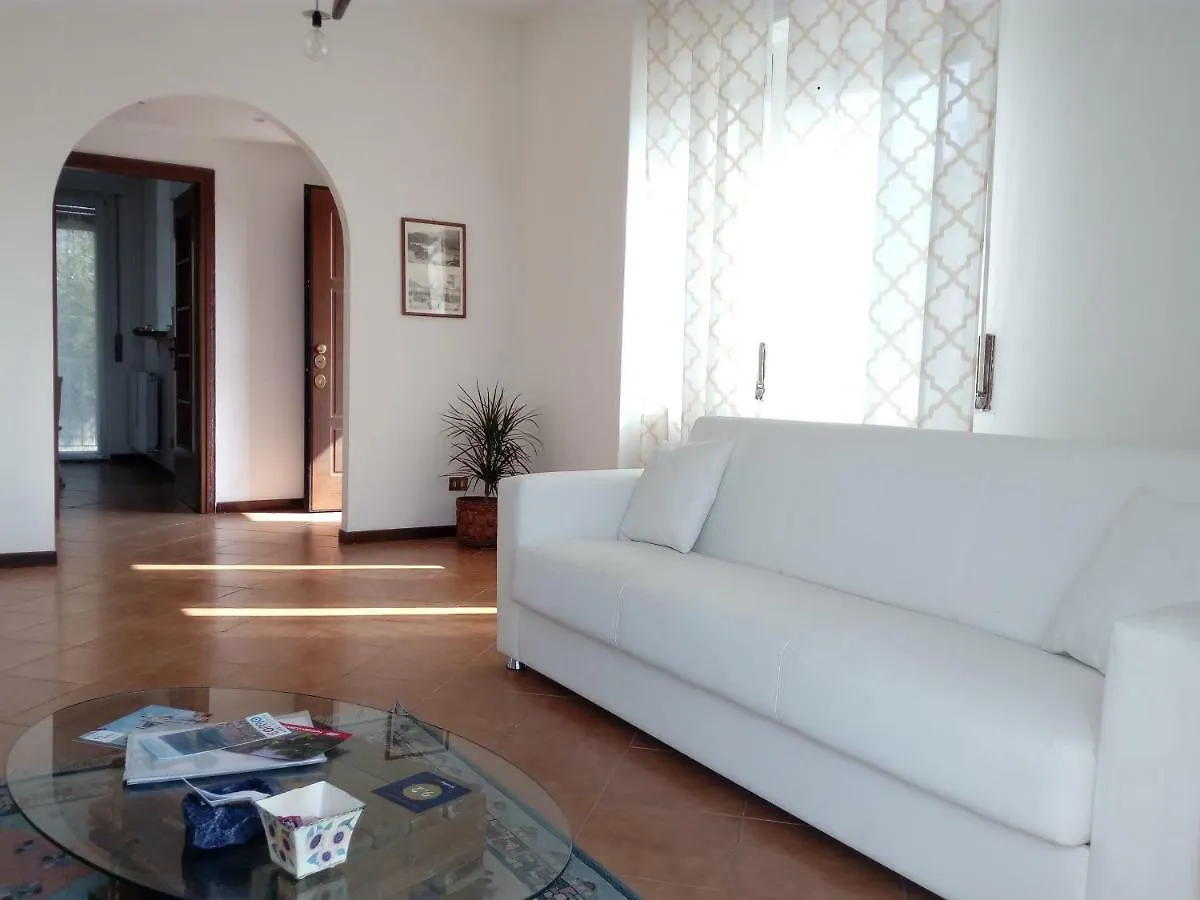Como Ricky Apartment Cavallasca イタリア